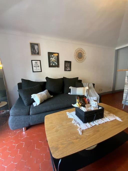 Appartement Typique Nicois En Plein Centre Ville Nizza Exterior foto